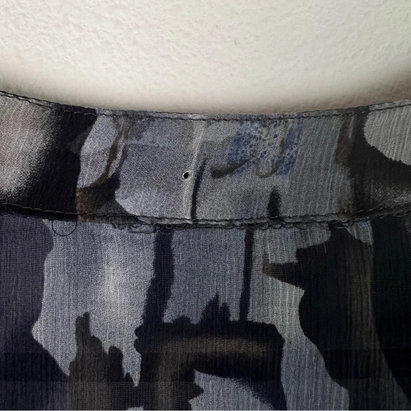 Sundance 100% Silk Blouse Top Size Medium Contemporary Geometric Print Artsy - Picture 14 of 14